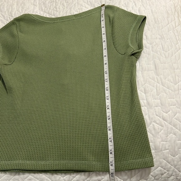 OUTLAW: Green Crop Top with lace up front Size M. NWT - Picture 9 of 9